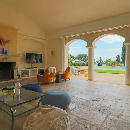 Magnifique Provencal Avec Piscine Et Vue Antibes