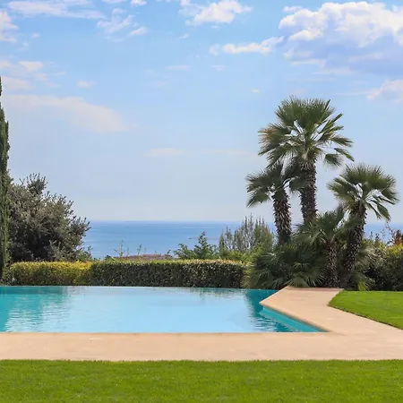 Magnifique Provencal Avec Piscine Et Vue Villa *
