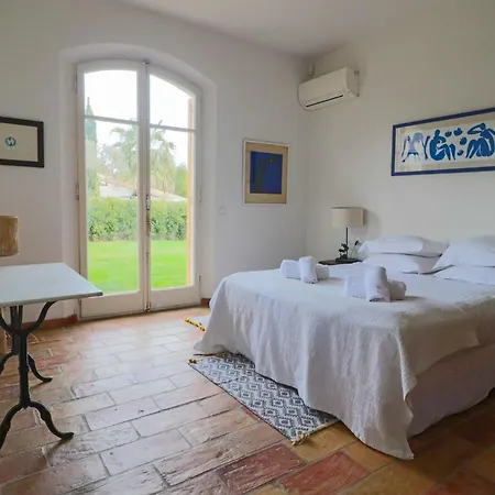 Magnifique Provencal Avec Piscine Et Vue