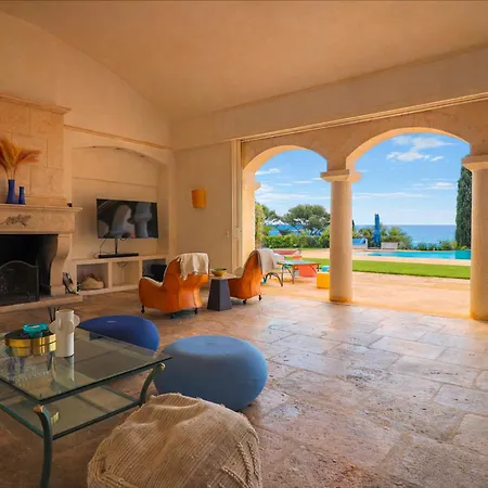 Magnifique Provençal Avec Piscine Et Vue Villa
