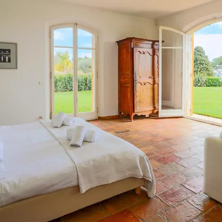 Magnifique Provençal Avec Piscine Et Vue