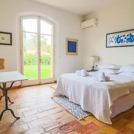 Magnifique Provençal Avec Piscine Et Vue *